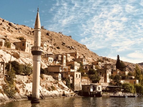 halfeti-sanliurfa.jpg Türkiye'nin Gizli Cennetleri: Keşfedilmemiş 15 Tatil Rotası — Gezgin Perest